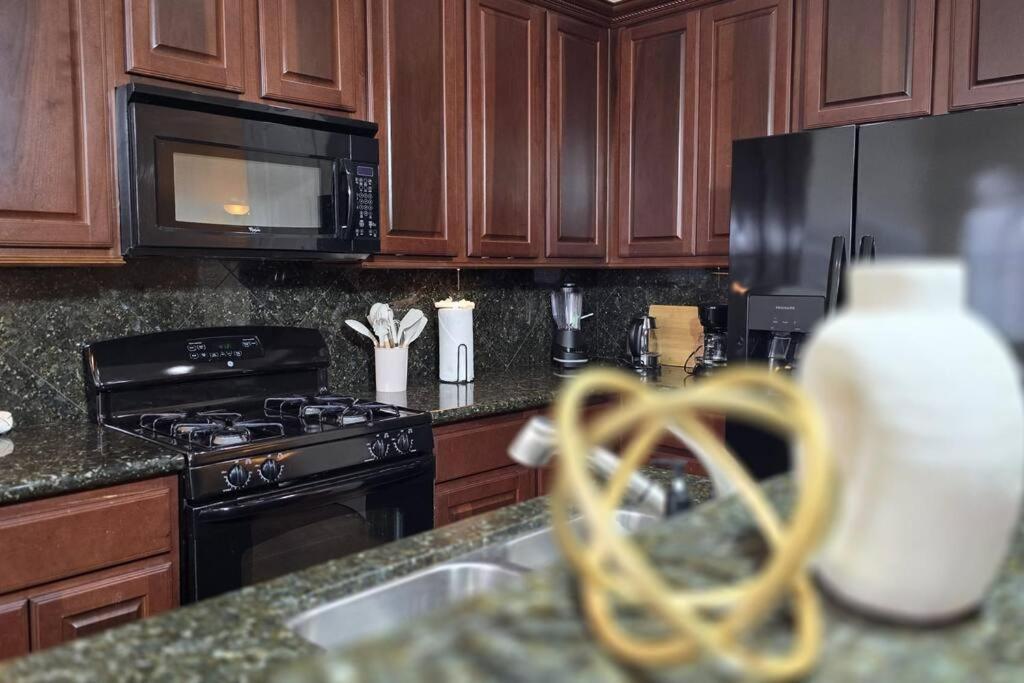 Modern Galleria Gem Private Jacuzzi 3 Br Houston Luaran gambar