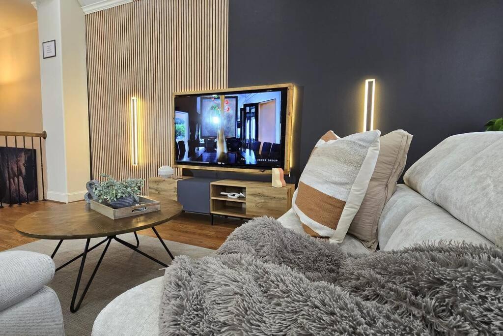 Modern Galleria Gem Private Jacuzzi 3 Br Houston Luaran gambar