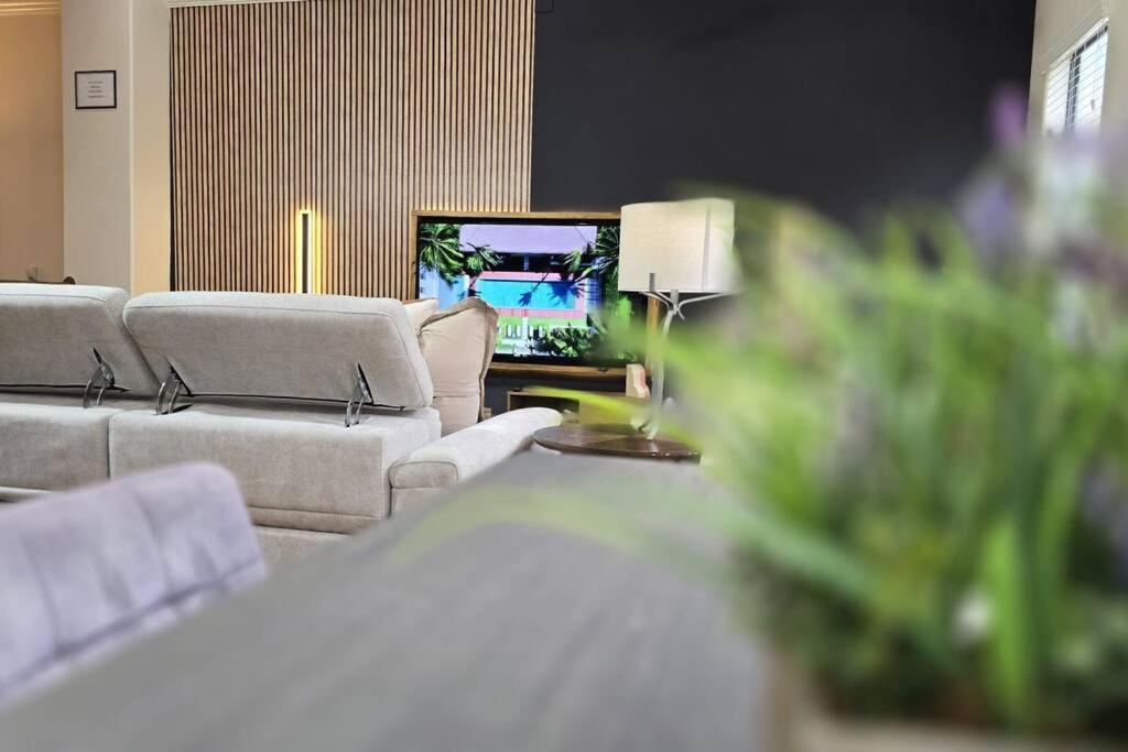 Modern Galleria Gem Private Jacuzzi 3 Br Houston Luaran gambar