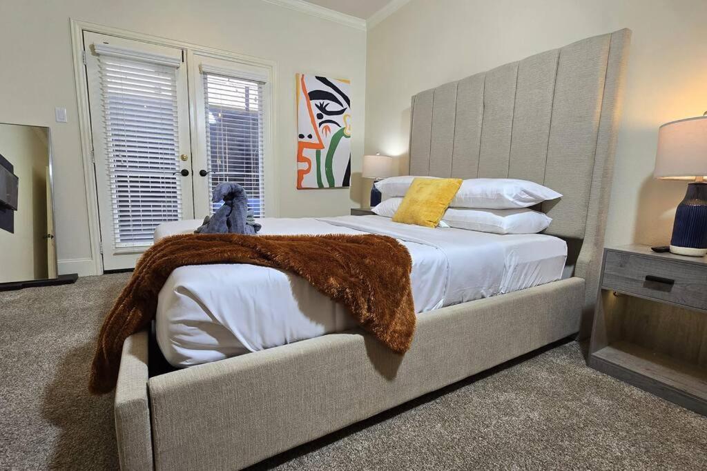 Modern Galleria Gem Private Jacuzzi 3 Br Houston Luaran gambar