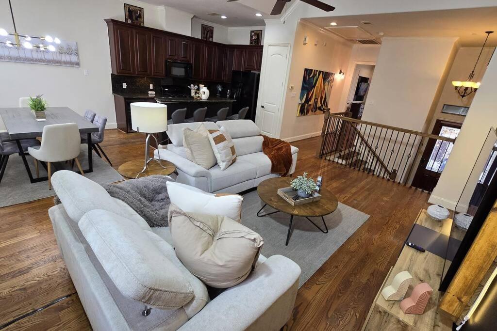 Modern Galleria Gem Private Jacuzzi 3 Br Houston Luaran gambar